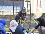 dukung-sdgs-dan-ui-greenmetric,-fpp-unp-hijaukan-kampus-lewat-tanam-tanaman-produktif