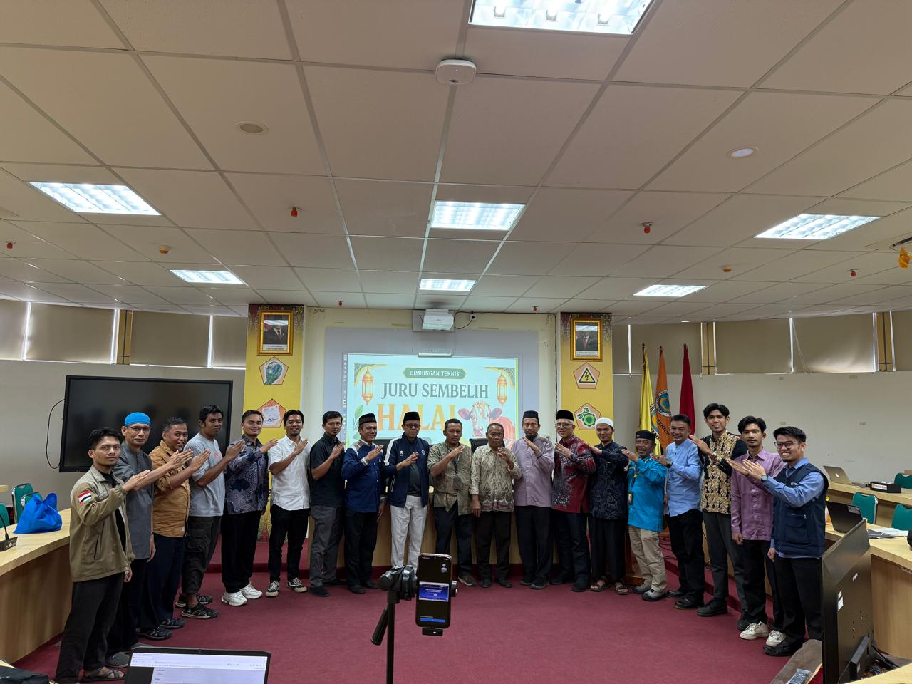 jelang-idul-adha-1447-h,-upt-halal-unp-gelar-bimtek-juru-sembelih