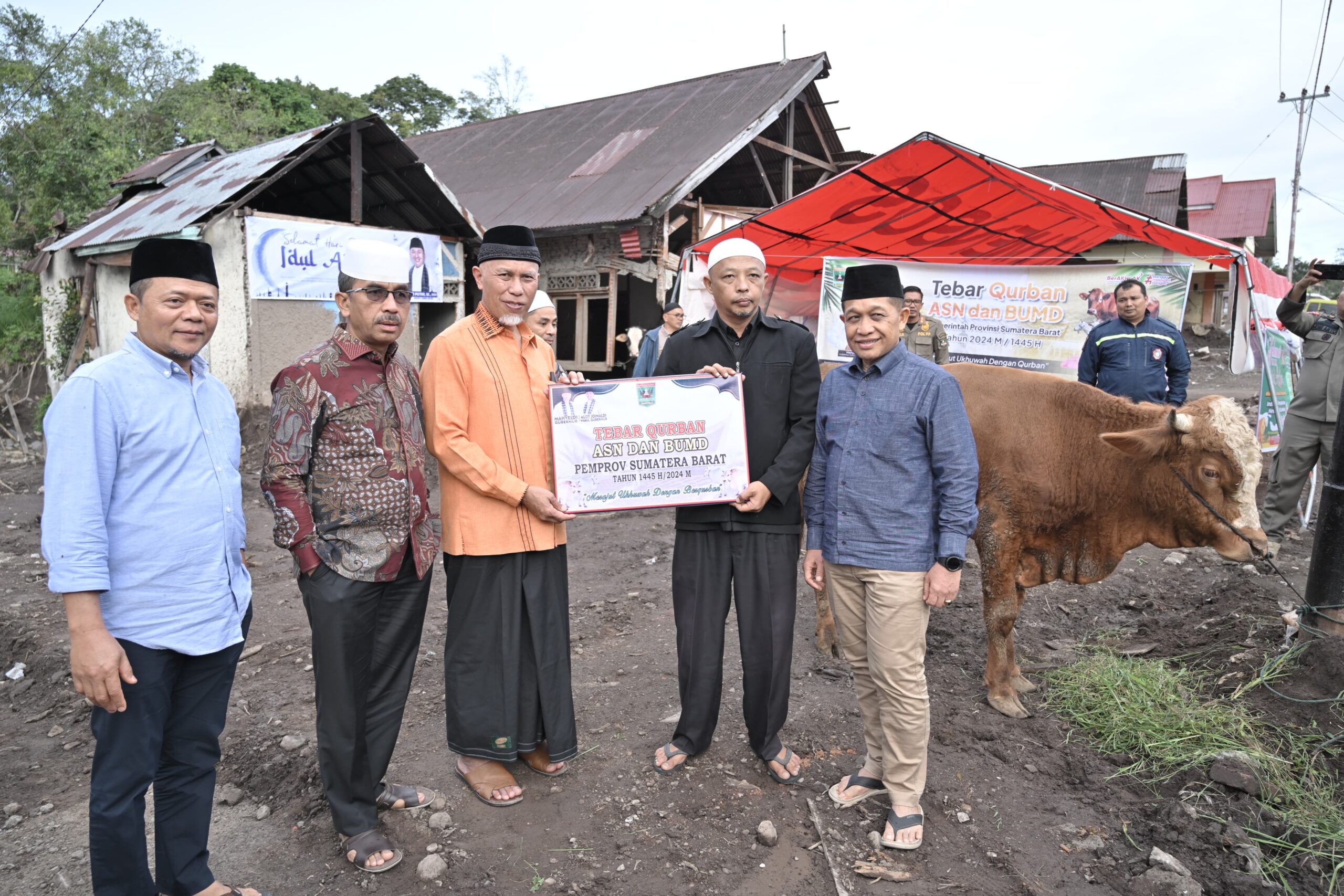 pemprov-sumbar-salurkan-140-ekor -sapi-dan-33-kambing-ke-berbagai-daerah pemprov-sumbar-salurkan-140-ekor -sapi-dan-33-kambing-ke-berbagai-daerah