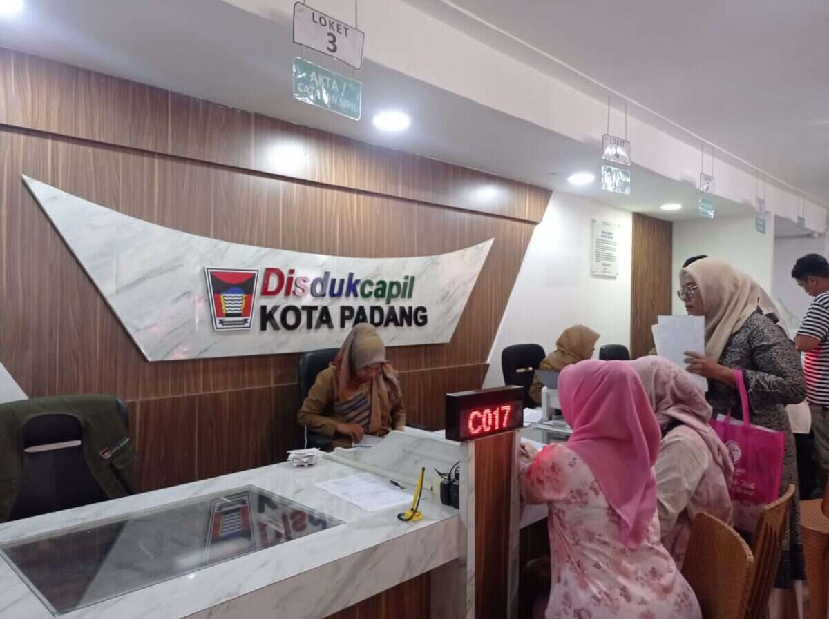 disdukcapil-padang-ajak-warga-segera-aktifkan-identitas-kependudukan-digital disdukcapil-padang-ajak-warga-segera-aktifkan-identitas-kependudukan-digital