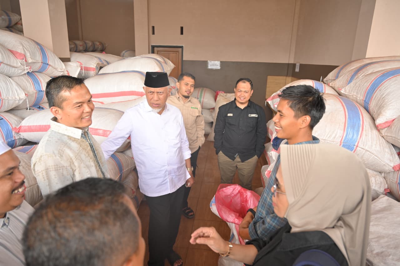 gubernur-mahyeldi:-investasi-pengolahan-pinang-gerakkan-ekonomi-masyarakat gubernur-mahyeldi:-investasi-pengolahan-pinang-gerakkan-ekonomi-masyarakat
