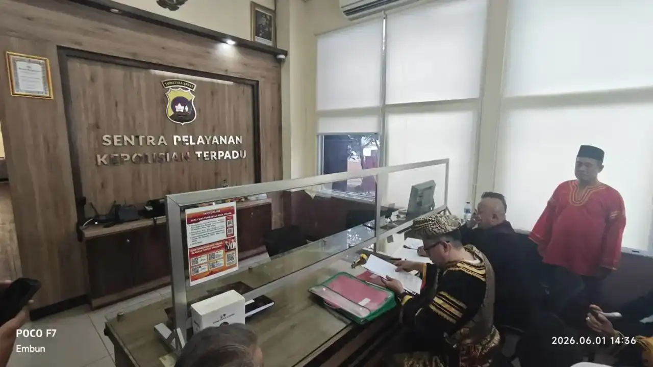 mahkamah-adat-minangkabau-laporkan-abu-janda-ke-polda-sumbar mahkamah-adat-minangkabau-laporkan-abu-janda-ke-polda-sumbar