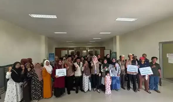 baznas-padang-panjang-salurkan-bantuan-zakat-untuk-1.000-mustahik
