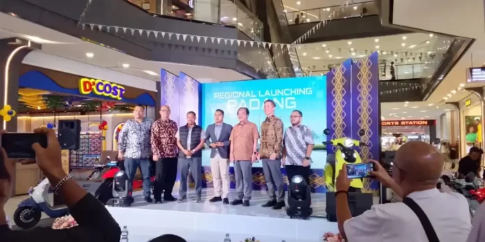 indomobil-emotor-luncurkan-qt-di-padang,-motor-listrik-canggih-dan-hemat-untuk-keluarga-indonesia