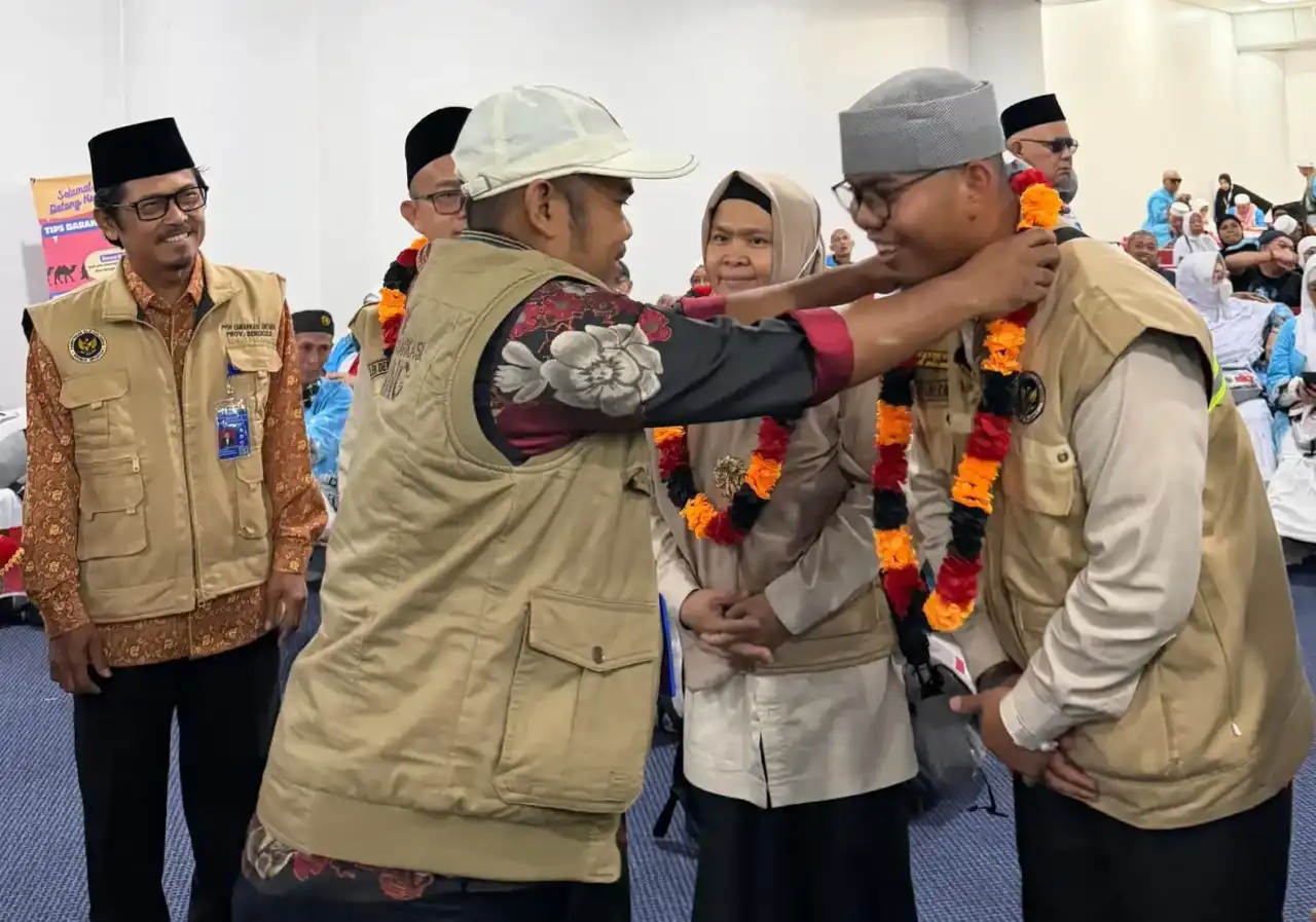 ppih-debarkasi-padang-sambut-kepulangan-jemaah-haji-asal-bengkulu ppih-debarkasi-padang-sambut-kepulangan-jemaah-haji-asal-bengkulu