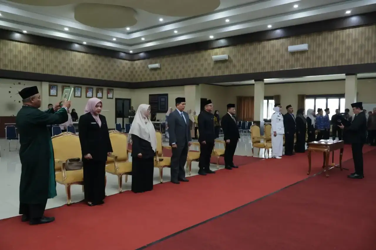 wali-kota-payakumbuh-zulmaeta-lantik-pejabat-administrator-dan-pejabat-fungsional wali-kota-payakumbuh-zulmaeta-lantik-pejabat-administrator-dan-pejabat-fungsional