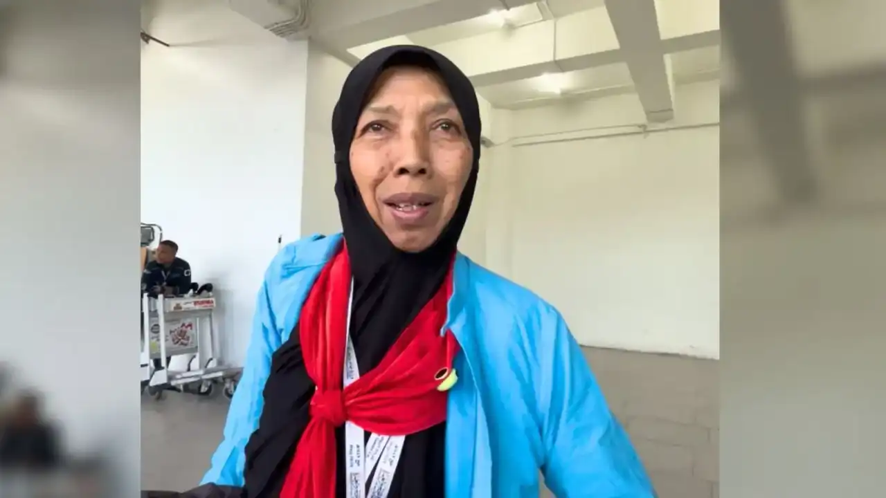 kisah-guru-ngaji-asal-bukittinggi-tuntaskan-penantian-haji-sejak-2014 kisah-guru-ngaji-asal-bukittinggi-tuntaskan-penantian-haji-sejak-2014