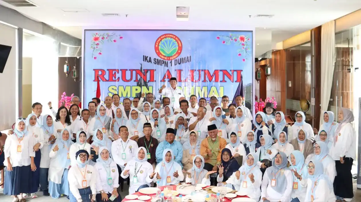 hadiri-reuni-smpn-1-dumai,-mahyeldi-tekankan-pentingnya-menjaga-persaudaraan hadiri-reuni-smpn-1-dumai,-mahyeldi-tekankan-pentingnya-menjaga-persaudaraan