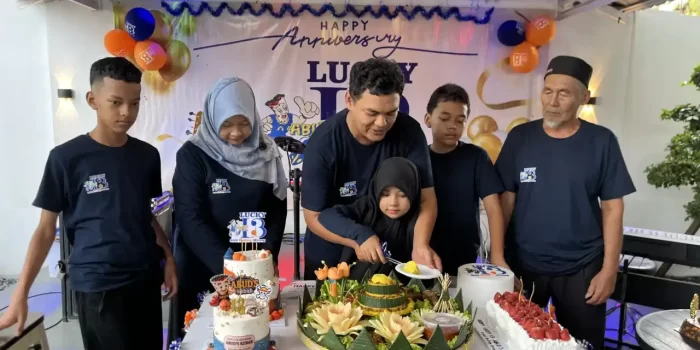 syukuran-hut-ke-13-abud’s-kebab,-miliki-53-outlet-dan-serap-160-karyawan-di-empat-provinsi