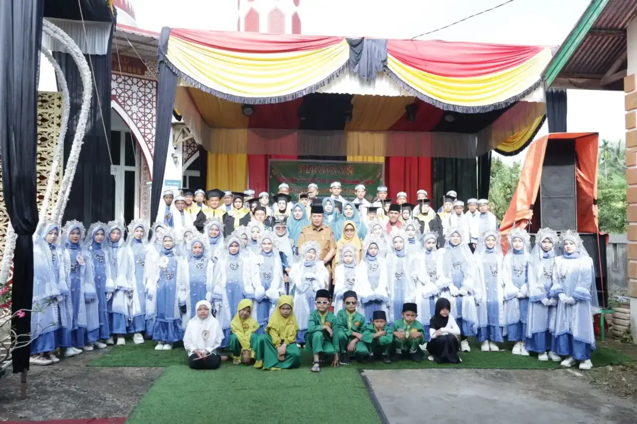 wawako-elzadaswarman-hadiri-wisuda-iqra-dan-khatam-quran-tpq-mudarma-surau-palito-jannah wawako-elzadaswarman-hadiri-wisuda-iqra-dan-khatam-quran-tpq-mudarma-surau-palito-jannah