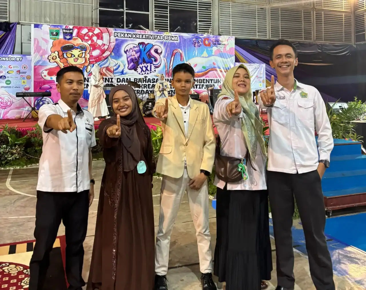 siswi-man-2-padang-raih-juara-i-solo-song-pada-pekan-kreativitas-siswa-se-sumbar siswi-man-2-padang-raih-juara-i-solo-song-pada-pekan-kreativitas-siswa-se-sumbar