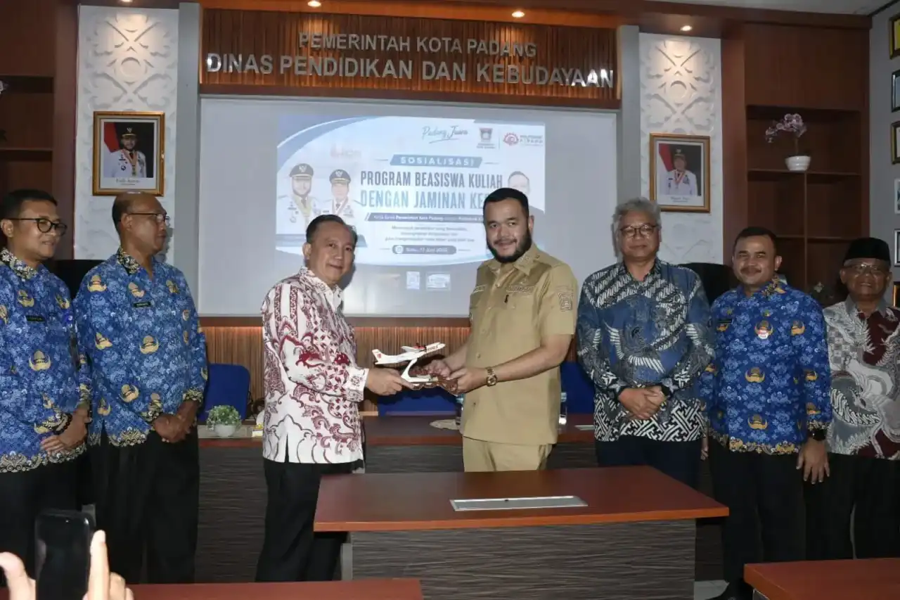 pemko-padang-sediakan-beasiswa-vokasi-industri-penerbangan pemko-padang-sediakan-beasiswa-vokasi-industri-penerbangan