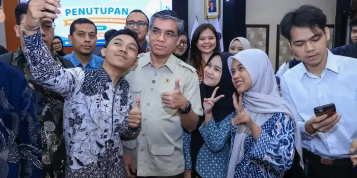 tingkatkan-daya-saing,-menaker-dorong-peserta-magang-nasional-ikuti-sertifikasi-kompetensi