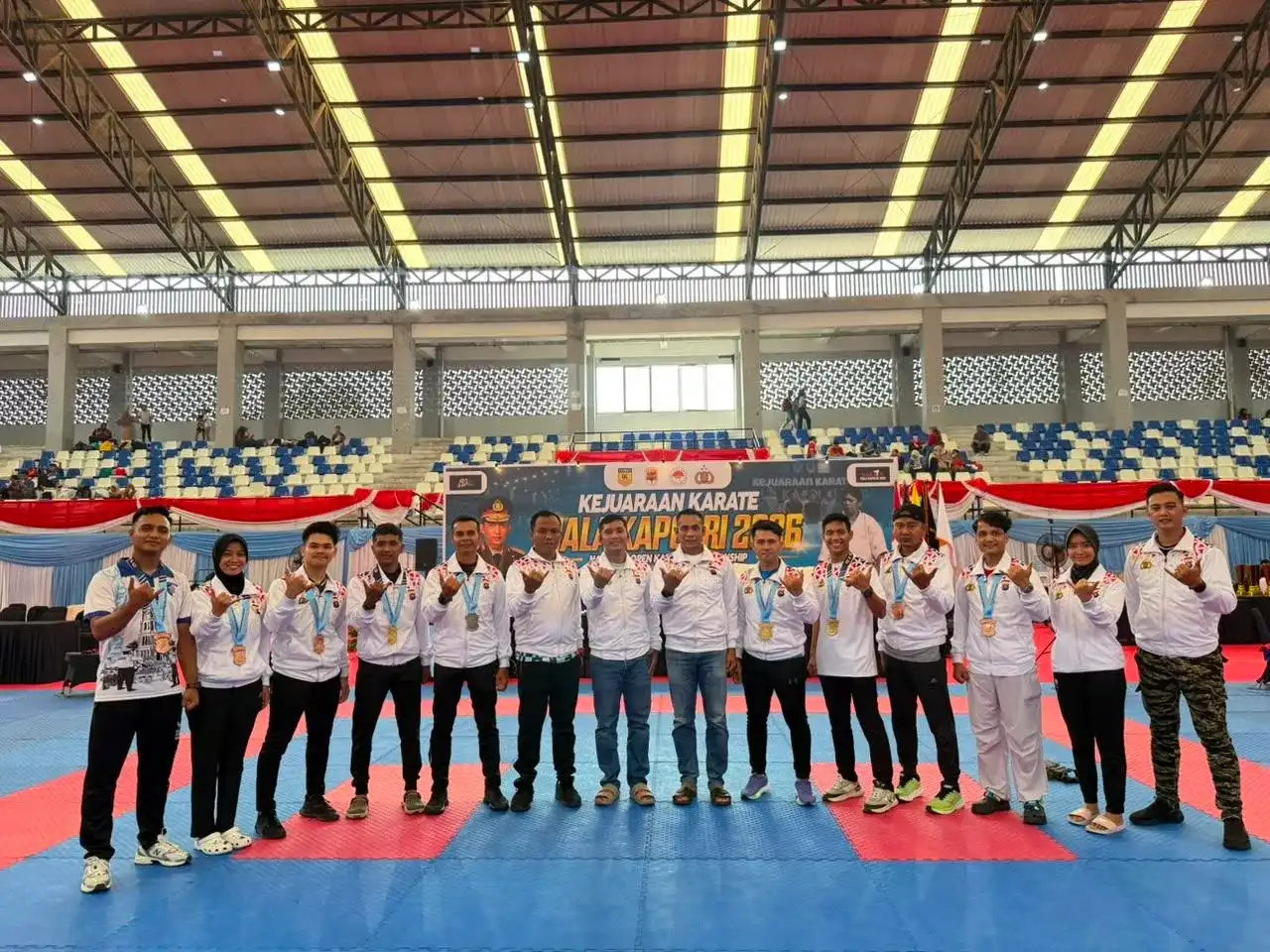 kontingen-karate-polda-sumbar-raih-sembilan-medali-di-kapolri-cup-2026