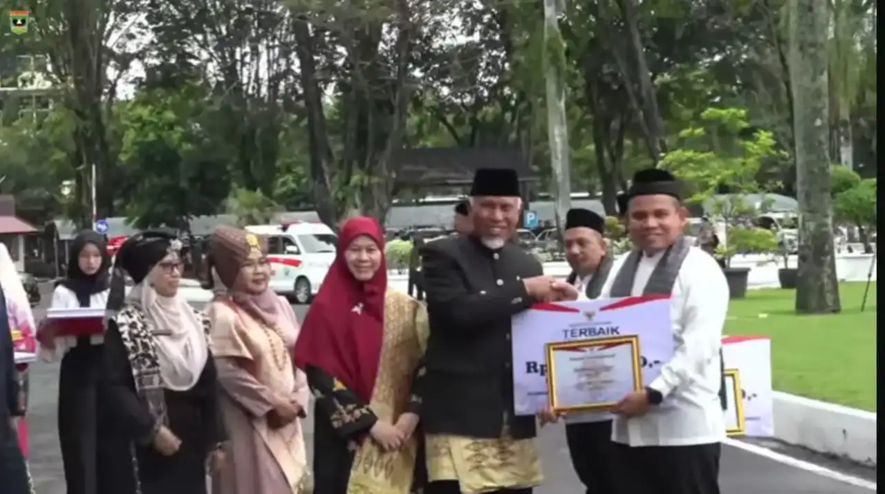 marwansyah-raih-penghargaan-asn-model-ketahanan-keluarga-tingkat-provinsi-sumbar-2026