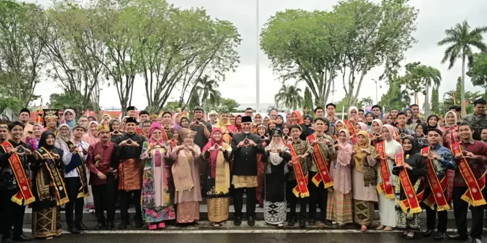 ketahanan-keluarga-jadi-kunci-generasi-emas-2045,-gubernur-minta-perda-segera-diimplementasikan