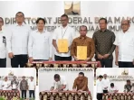 pulihkan-konektivitas,-hutama-karya-tangani-perbaikan-jalan-bencana-aceh-dan-sumbar