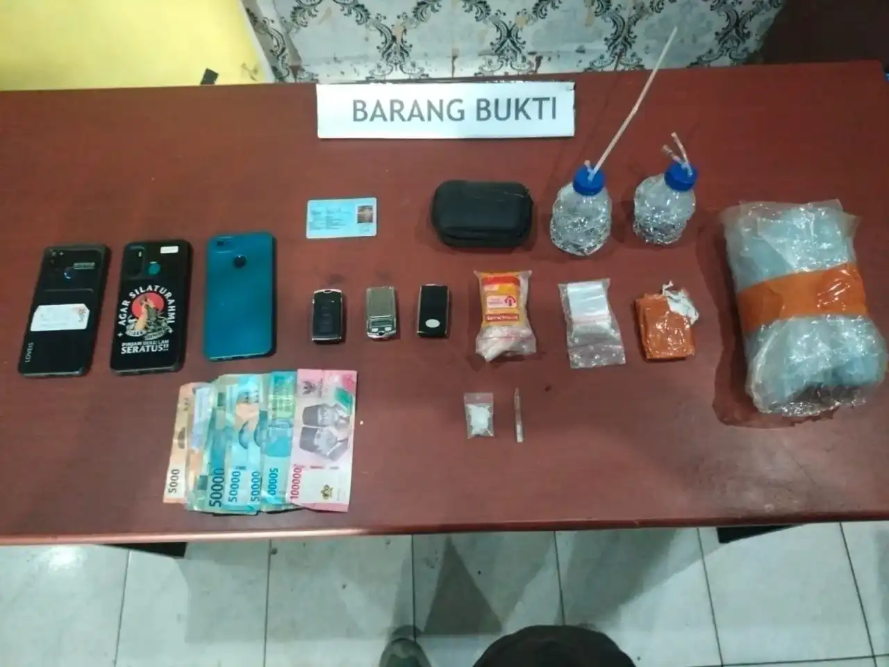 berantas-peredaran-narkoba,-satresnarkoba-polres-pariaman-tangkap-empat-pengguna-sabu berantas-peredaran-narkoba,-satresnarkoba-polres-pariaman-tangkap-empat-pengguna-sabu