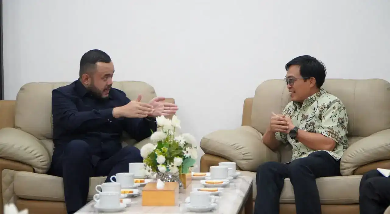 dongkrak-pad,-pelindo-dan-pemko-padang-kolaborasi-kembangkan-pelabuhan-teluk-bayur dongkrak-pad,-pelindo-dan-pemko-padang-kolaborasi-kembangkan-pelabuhan-teluk-bayur