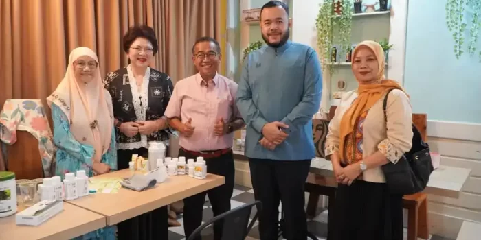 tingkatkan-derajat-kesehatan-masyarakat,-pemko-padang-gandeng-amway-gelar-edukasi