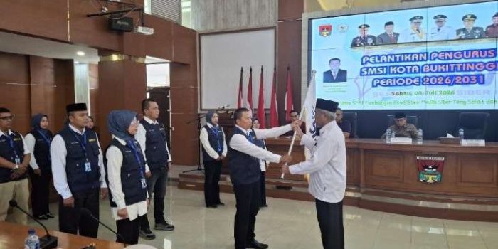 smsi-kota-bukittinggi-dilantik,-roni-novendra-linda-duet-jadi-ketua-sekretaris