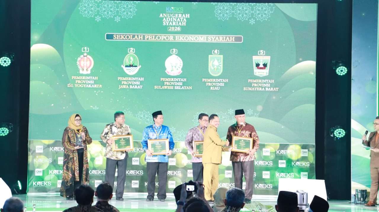konsisten-kembangkan-ekonomi-syariah,-sumbar-kembali-torehkan-prestasi-nasional-pada-ajang-adinata-syariah-2026 konsisten-kembangkan-ekonomi-syariah,-sumbar-kembali-torehkan-prestasi-nasional-pada-ajang-adinata-syariah-2026