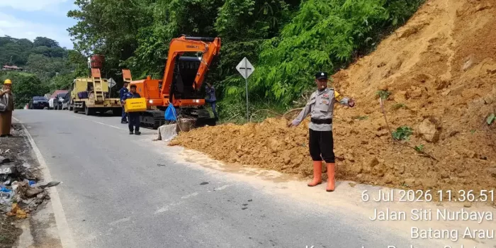 akses-jalan-gunung-padang-kembali-normal-usai-pembersihan-material-longsor