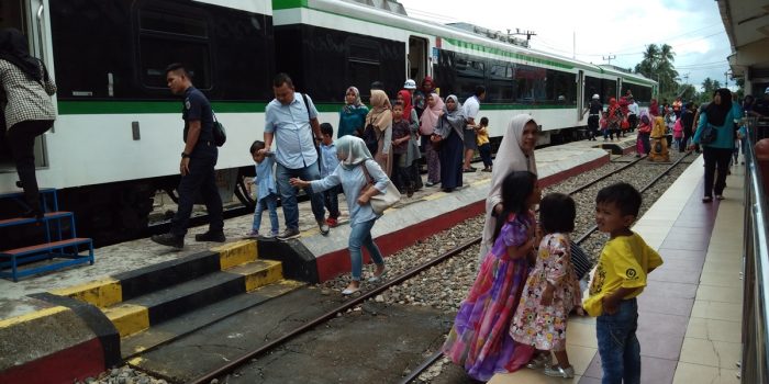 kai-divre-ii-sumbar-sediakan-18.122-tiket-kereta-untuk-sisa-libur-sekolah