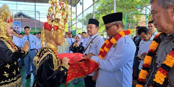 yasril-buka-matamuda-man-2-padang,-minta-siswa-percaya-diri