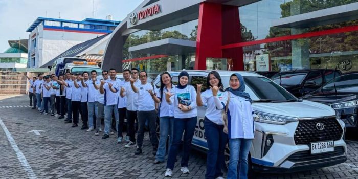 auto2000-padang-ajak-keluarga-pelanggan-rasakan-langsung-new-veloz-hybrid-ev