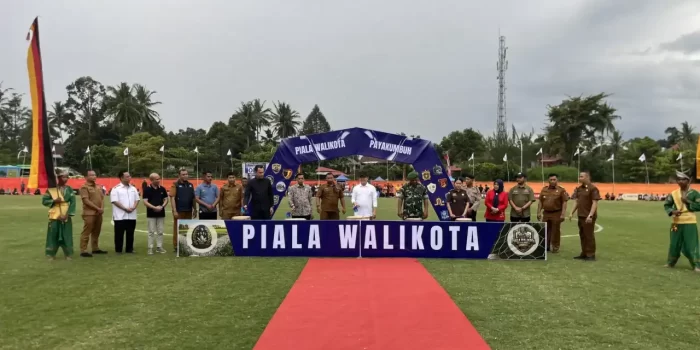 piala-walikota-payakumbuh-open-turnamen-sepakbola-resmi-bergulir,-diikuti-16-tim-sumbar-riau-dan-jambi