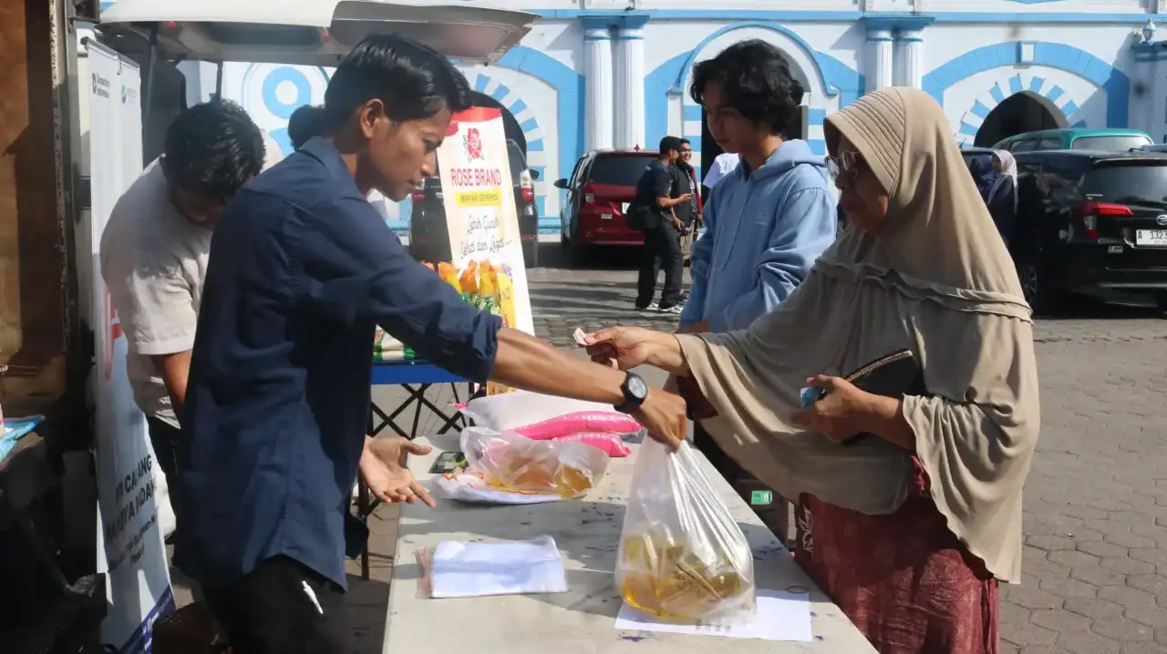 pemko-padang-gelar-operasi-pasar-murah-jaga-stabilitas-harga-pangan pemko-padang-gelar-operasi-pasar-murah-jaga-stabilitas-harga-pangan