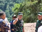 dorong-peningkatan-kualitas-jalan,-tim-wasev-mabes-tni-ad-tinjau-tmmd-ke-129-di-buluh-kasok