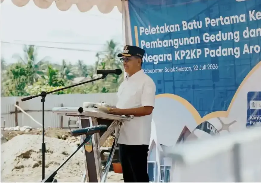perkuat-layanan-pajak,-bupati-solsel-letakkan-batu-pertama-gedung-kp2kp perkuat-layanan-pajak,-bupati-solsel-letakkan-batu-pertama-gedung-kp2kp