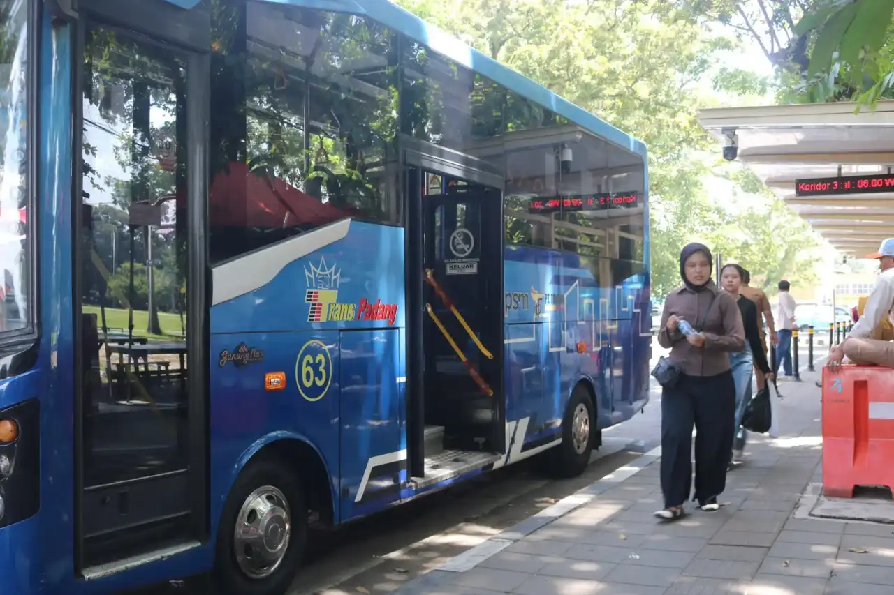 rayakan-hari-jadi-kota,-trans-padang-terapkan-tarif-spesial-rp1