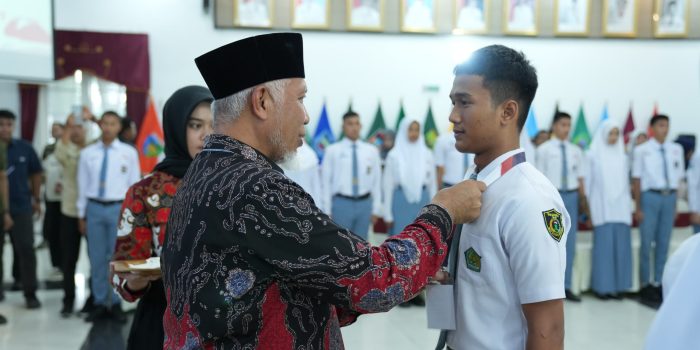 gubernur-mahyeldi:-paskibraka-bukan-sekadar-pengibar-bendera,-tetapi-wadah-pembentukan-karakter-calon-pemimpin-bangsa