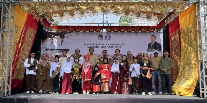 wabup-limapuluh-kota-buka-lomba-dan-festival-seni-budaya-tingkat-sd-dan-smp-se-kabupaten-limapuluh-kota