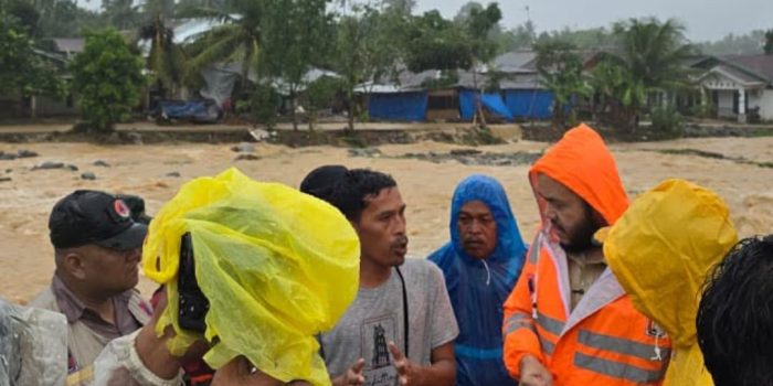 walikota-padang-tinjau-langsung-banjir-di-kawasan-guo-kecamatan-kuranji