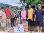 peduli-korban-banjir-padang,-anggota-dpd-ri-cerint-iralloza-tasya-turun-langsung-salurkan-bantuan-logistik