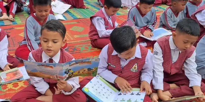 perpusda-padang-panjang-tingkatkan-minat-baca-siswa-lewat-perpustakaan-keliling