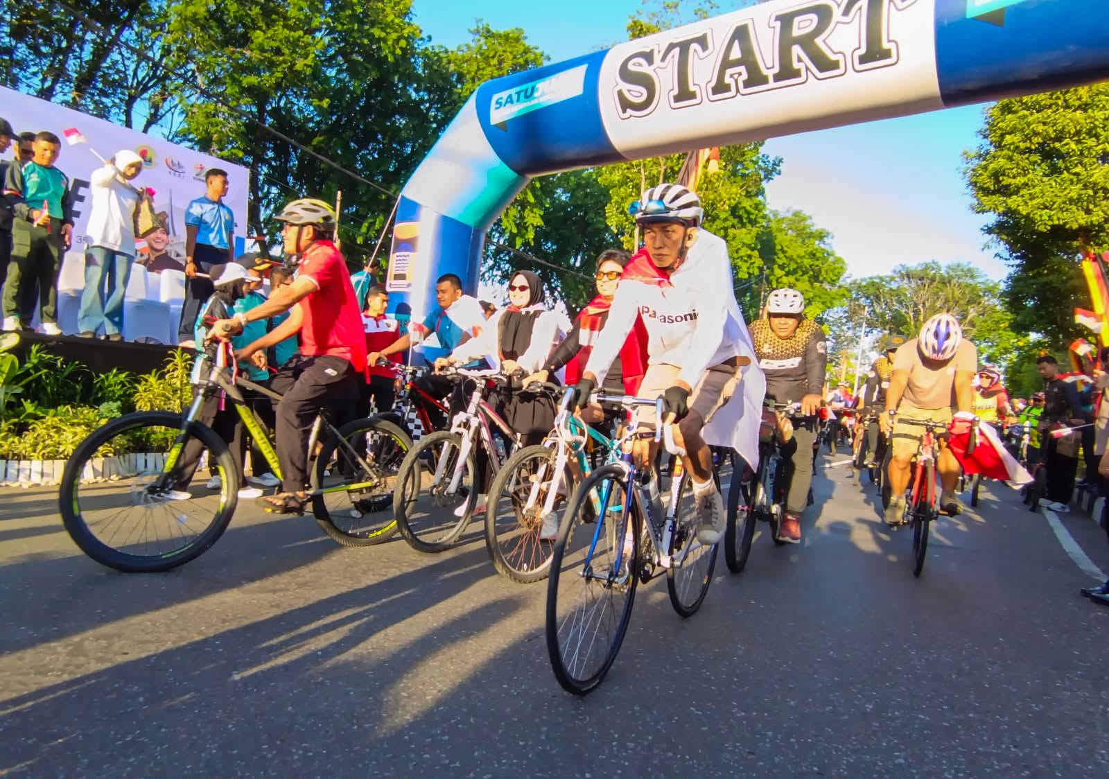 gowes-siti-nurbaya-jadi-etalase-padang,-walikota-fadly-amran-dorong-budaya-hidup-sehat gowes-siti-nurbaya-jadi-etalase-padang,-walikota-fadly-amran-dorong-budaya-hidup-sehat