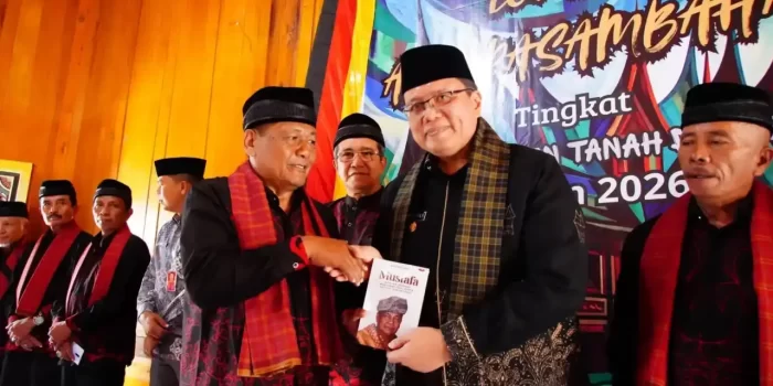 tanah-datar-lestarikan-tradisi-alua-pasambahan-melalui-lomba-pidato-adat