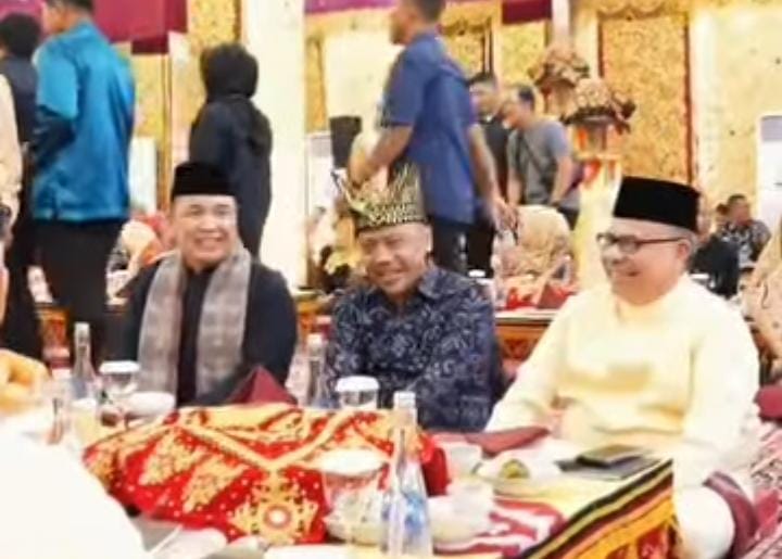 pimpinan-dprd-sumbar-hadiri-padang-bajamba,-dukung-pelestarian-kuliner-dan-aksi-kemanusiaan pimpinan-dprd-sumbar-hadiri-padang-bajamba,-dukung-pelestarian-kuliner-dan-aksi-kemanusiaan
