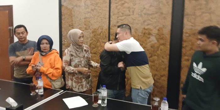 kombes-pol.-teddy-fanani-dan-bill-irzano-berdamai,-perselisihan-diselesaikan-secara-kekeluargaan