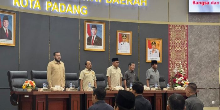 dprd-kota-padang-gelar-paripurna,-bahas-tiga-ranperda-strategis-dari-investasi-hingga-penguatan-bumd