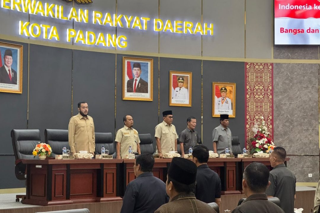dprd-kota-padang-gelar-paripurna,-bahas-tiga-ranperda-strategis-dari-investasi-hingga-penguatan-bumd