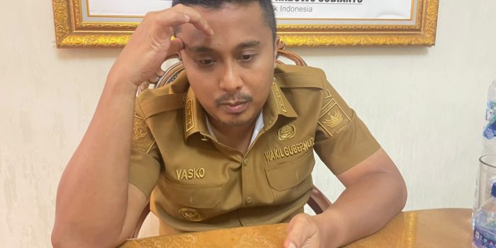 antisipasi-longsor-susulan,-wagub-vasko-koordinasikan-perkembangan-cuaca-wilayah-solok-dengan-bmkg