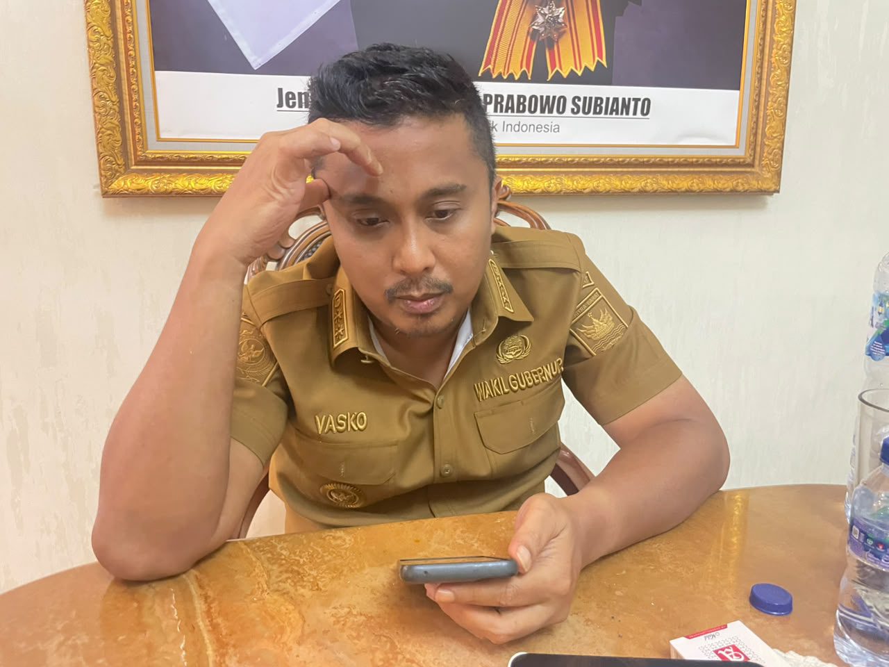 antisipasi-longsor-susulan,-wagub-vasko-koordinasikan-perkembangan-cuaca-wilayah-solok-dengan-bmkg antisipasi-longsor-susulan,-wagub-vasko-koordinasikan-perkembangan-cuaca-wilayah-solok-dengan-bmkg