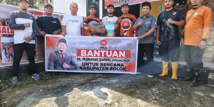 rahmat-saleh-salurkan-bantuan-tanggap-darurat-untuk-korban-galodo-di-kabupaten-solok