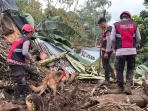 unit-k9-polda-sumbar-temukan-barang-pribadi-korban-galodo-solok unit-k9-polda-sumbar-temukan-barang-pribadi-korban-galodo-solok